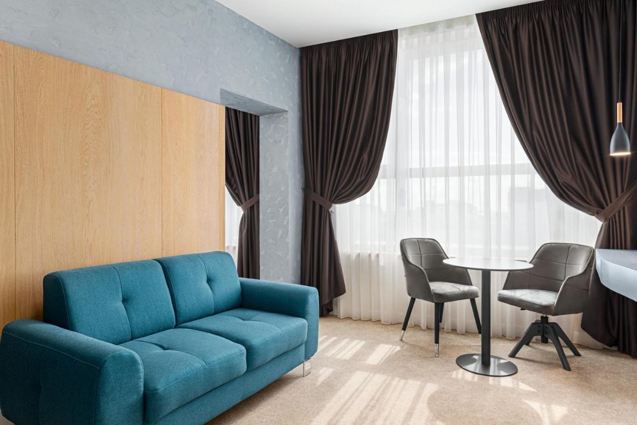 Готель Ramada By Wyndham Slatina Parc Екстер'єр фото