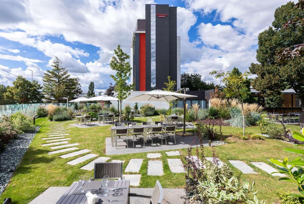 Готель Ramada By Wyndham Slatina Parc Екстер'єр фото