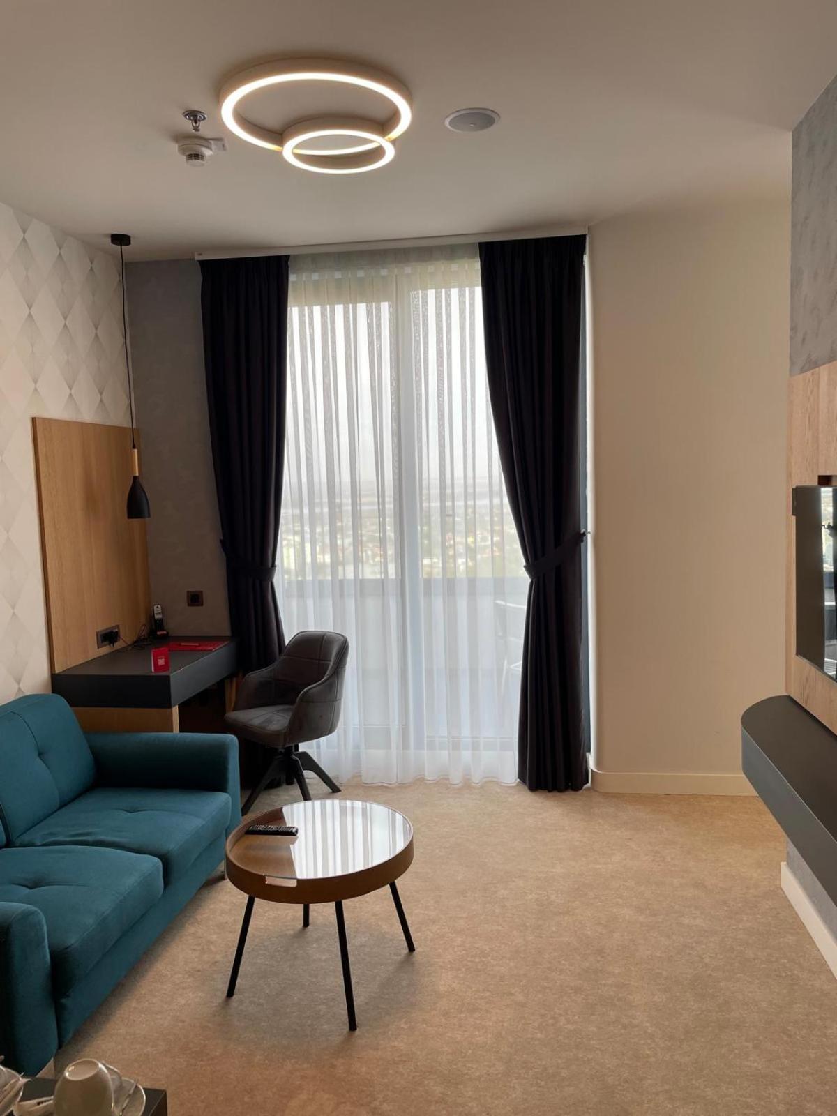 Готель Ramada By Wyndham Slatina Parc Екстер'єр фото