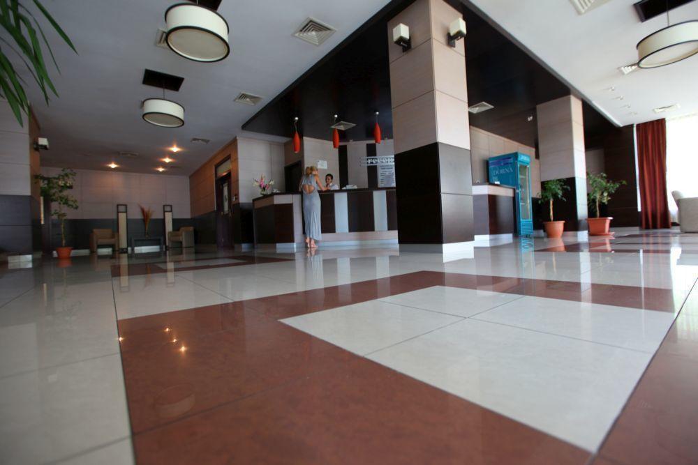Готель Ramada By Wyndham Slatina Parc Екстер'єр фото
